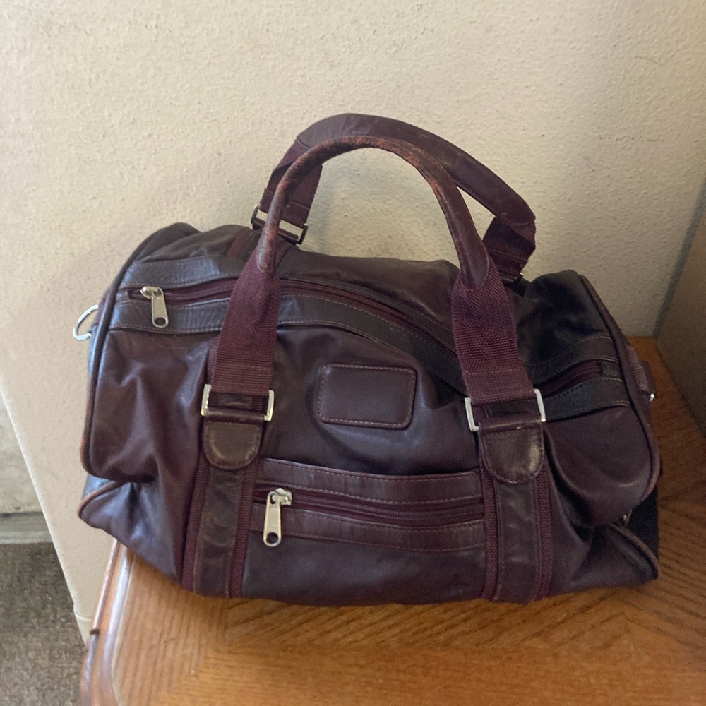 OXBLOOD LEATHER SATCHEL/ OVERNIGHT BAG
